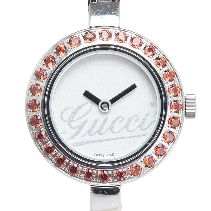 グッチ ガーネットベゼル 腕時計 バングルウォッチ 105 クオーツ ホワイト文字盤 ステンレススチール レディース GUCCI 【中古】