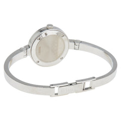 グッチ ガーネットベゼル 腕時計 バングルウォッチ 105 クオーツ ホワイト文字盤 ステンレススチール レディース GUCCI 【中古】