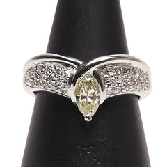 Pt900 プラチナ ダイヤ0.45ct ダイヤ0.23ct パヴェ V字 リング 指輪 レディース 10.5号 【中古】