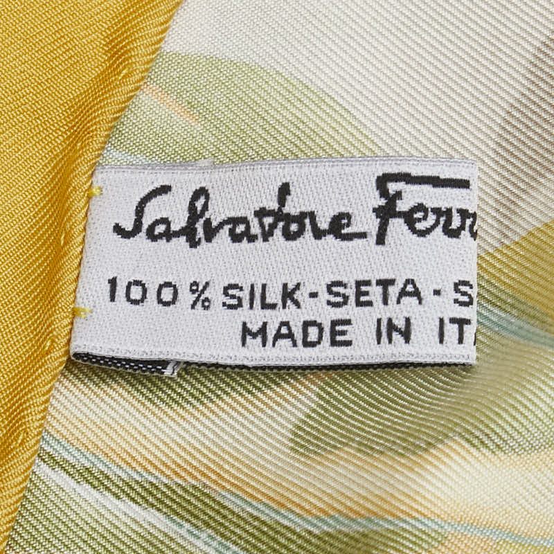 サルヴァトーレフェラガモ アニマル フラワー 花 植物 スカーフ マルチカラー シルク レディース Salvatore Ferragamo 【中古】