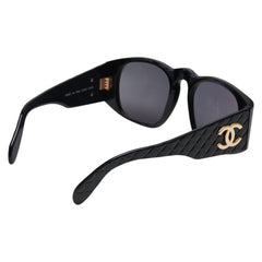 シャネル マトラッセ ココマーク サングラス 01450 94305 ブラック プラスチック レディース CHANEL 【中古】