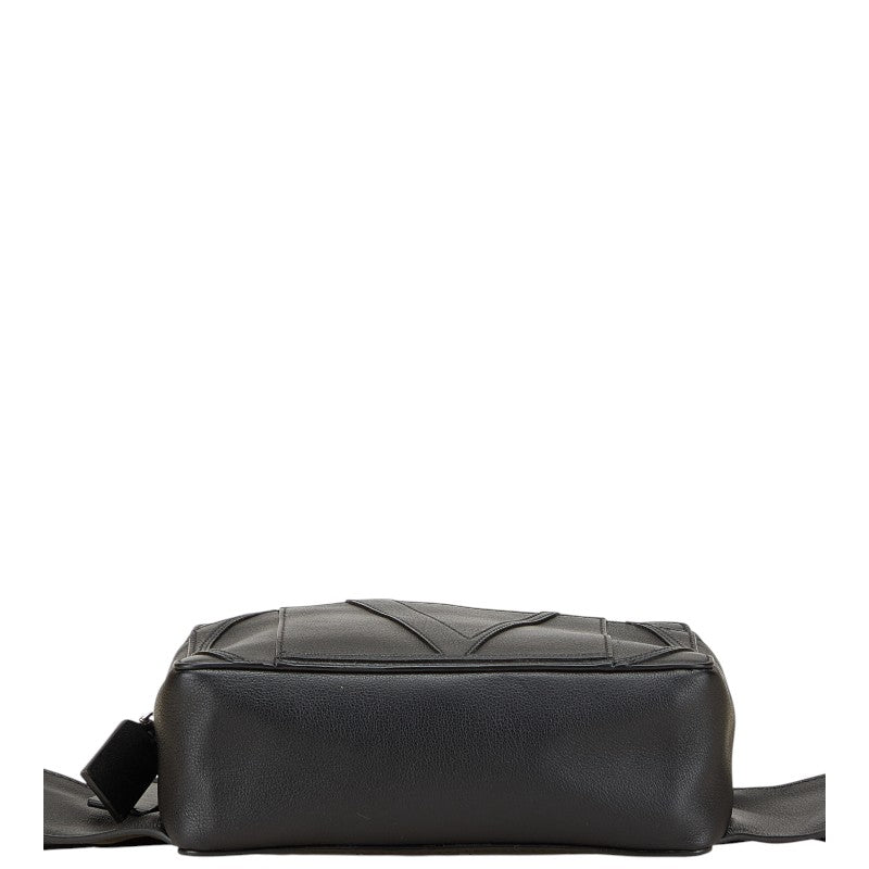 ヴァレンティノ Vロゴ ボディバッグ ウエストバッグ ブラック レザー レディース VALENTINO 【中古】