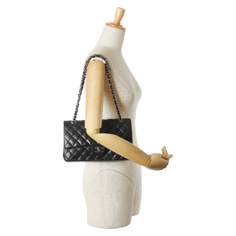 シャネル マトラッセ25 ダブルフラップ ココマーク チェーン ショルダーバッグ ブラック ラムスキン レディース CHANEL 【中古】
