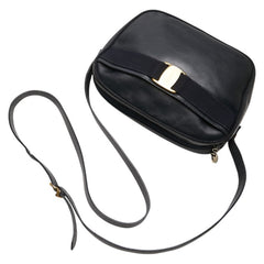サルヴァトーレフェラガモ ヴァラ ショルダーバッグ ブラック レザー レディース Salvatore Ferragamo 【中古】