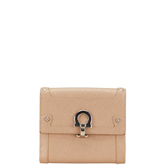 サルヴァトーレフェラガモ ガンチーニ 二つ折り財布 ピンクベージュ レザー レディース Salvatore Ferragamo 【中古】