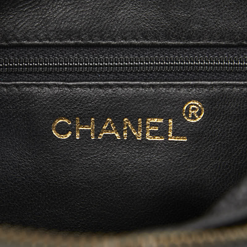シャネル マトラッセ ココマーク 斜め掛け ショルダーバッグ ブラック キャビアスキン レディース CHANEL 【中古】