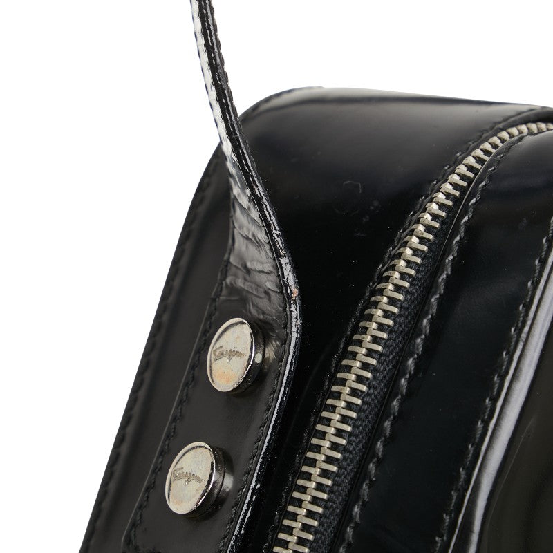 サルヴァトーレフェラガモ ガンチーニ ショルダーバッグ ブラック エナメル レザー レディース Salvatore Ferragamo 【中古】