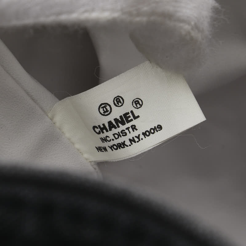 シャネル ノベルティ ロゴプリント プールバッグ ワンショルダーバッグ ブラック ホワイト キャンバス レディース CHANEL 【中古】