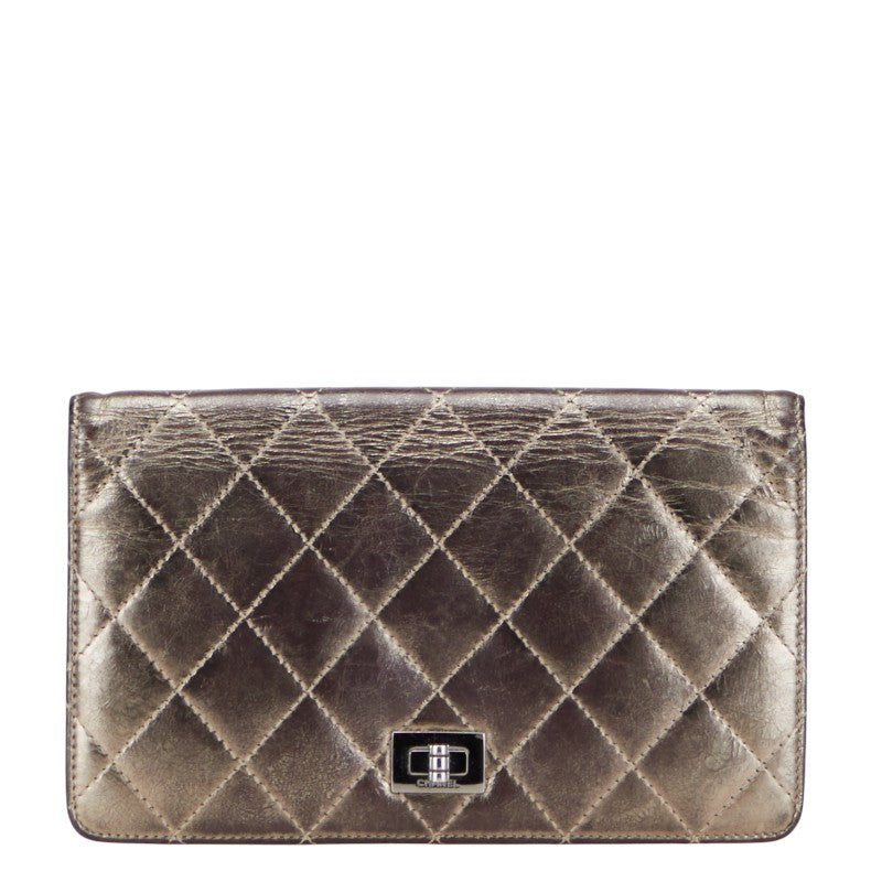シャネル マトラッセ 2.55 長財布 ゴールド系 メタリック レザー レディース CHANEL 【中古】