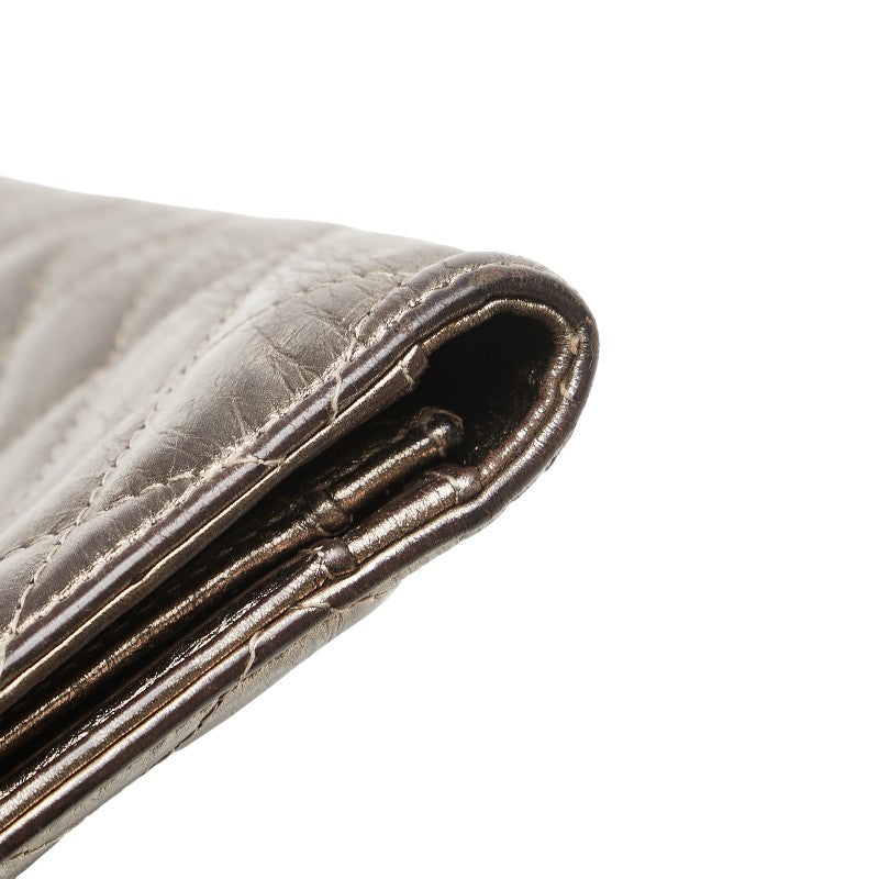 シャネル マトラッセ 2.55 長財布 ゴールド系 メタリック レザー レディース CHANEL 【中古】