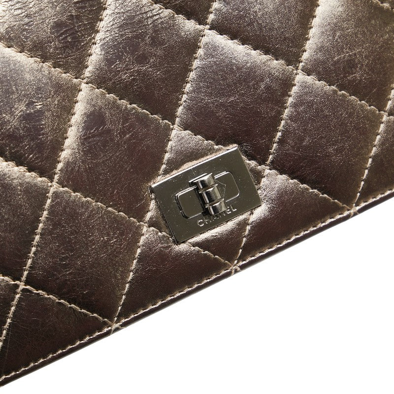 シャネル マトラッセ 2.55 長財布 ゴールド系 メタリック レザー レディース CHANEL 【中古】