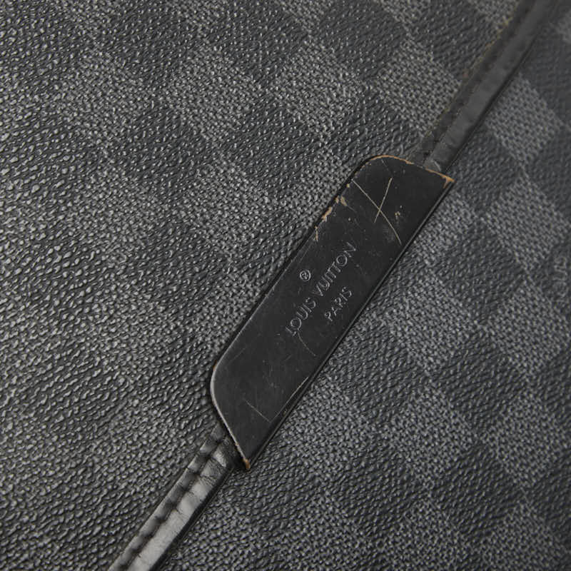 ルイ ヴィトン ダミエ グラフィット ダニエルMM 斜め掛け ショルダーバッグ N58029 ブラック PVC レザー メンズ LOUIS VUITTON 【中古】