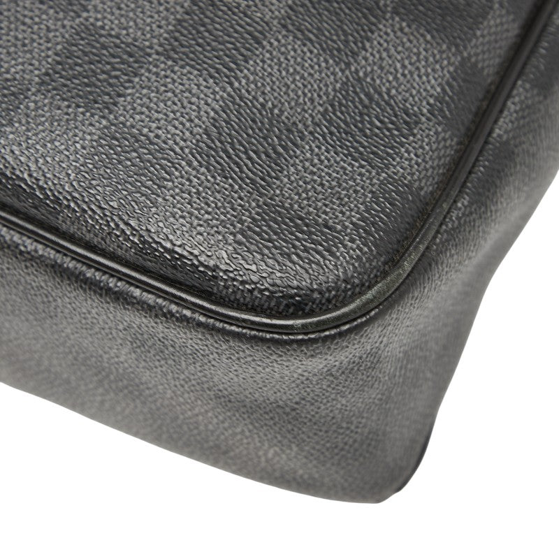 ルイ ヴィトン ダミエ グラフィット ダニエルMM 斜め掛け ショルダーバッグ N58029 ブラック PVC レザー メンズ LOUIS VUITTON 【中古】