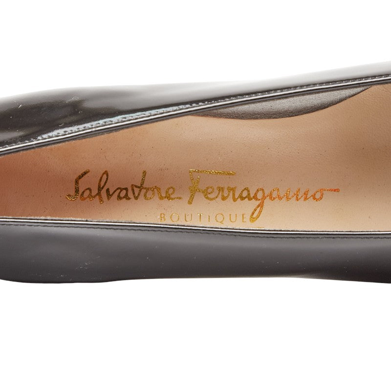 サルヴァトーレフェラガモ パンプス サイズ：6C ブラック パテントレザー レディース Salvatore Ferragamo 【中古】