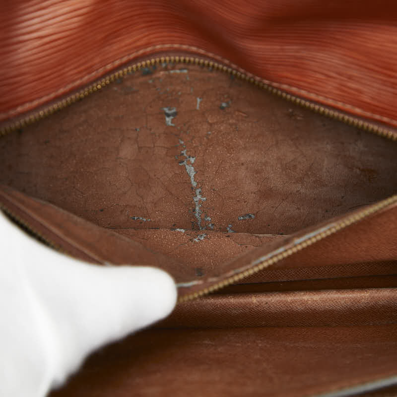 ルイ ヴィトン エピ ポシェット セリエ ドラゴンヌ セカンドバッグ M52613 ケニアブラウン レザー メンズ LOUIS VUITTON 【中古】