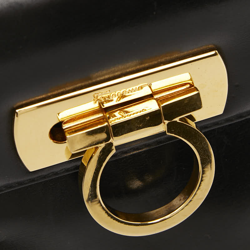 サルヴァトーレフェラガモ ガンチーニ ショルダーバッグ ブラック レザー レディース Salvatore Ferragamo 【中古】