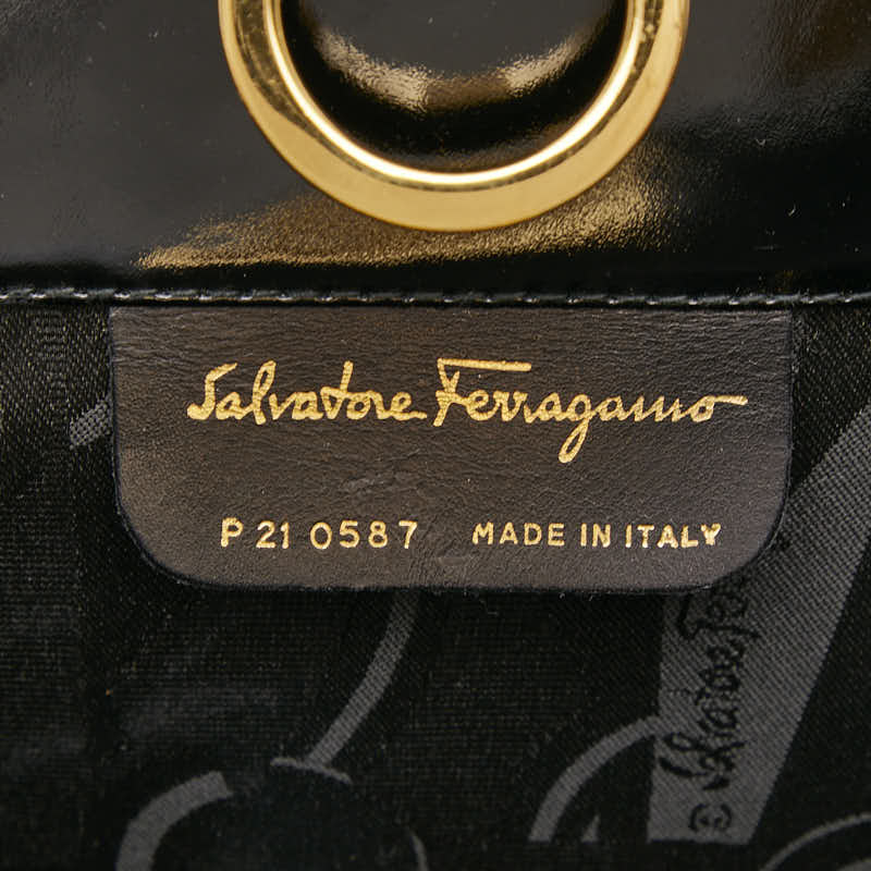 サルヴァトーレフェラガモ ガンチーニ チェーン ショルダーバッグ ブラック エナメル レザー レディース Salvatore Ferragamo 【中古】