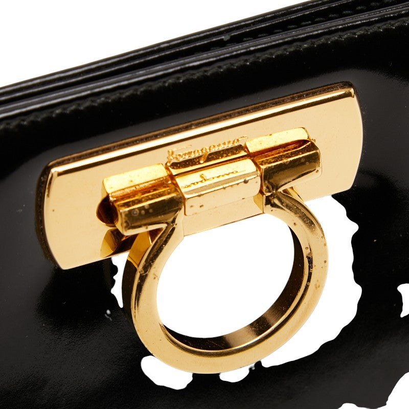 サルヴァトーレフェラガモ ガンチーニ チェーン ショルダーバッグ ブラック エナメル レザー レディース Salvatore Ferragamo 【中古】