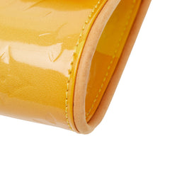 ルイ ヴィトン モノグラム ヴェルニ フルール ポシェット 斜め掛け ショルダーバッグ M91117 ベージュ マルチカラー パテントレザー レディース LOUIS VUITTON 【中古】