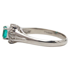 Pt900 プラチナ エメラルド0.29ct ダイヤ0.16ct リング 指輪 レディース 11号 【中古】