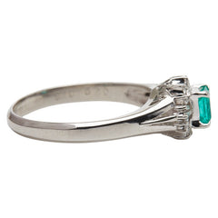 Pt900 プラチナ エメラルド0.29ct ダイヤ0.16ct リング 指輪 レディース 11号 【中古】