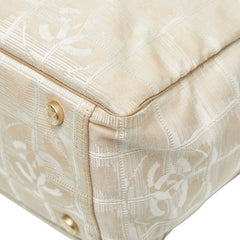 シャネル ニュートラベルライン トートGM トートバッグ ベージュ ナイロン レザー レディース CHANEL 【中古】