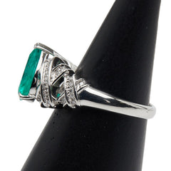 Pt900 プラチナ エメラルド2.57ct ダイヤ0.22ct ペアーシェイプカット リング 指輪 レディース 15号 【中古】