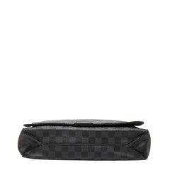 ルイ ヴィトン ダミエ グラフィット ディストリクトMM ショルダーバッグ N41272 ブラック PVC レザー メンズ LOUIS VUITTON 【中古】