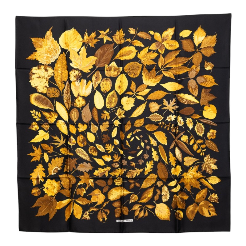 エルメス カレ90 Tourbillon 落ち葉 渦巻き スカーフ 大判 ブラック ゴールド シルク レディース HERMES 【中古】