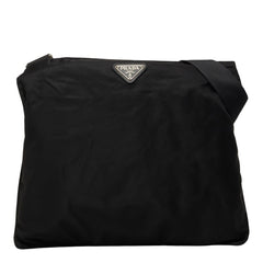 プラダ 三角ロゴプレート ショルダーバッグ ブラック ナイロン レディース PRADA 【中古】