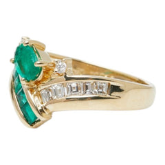 K18YG イエローゴールド エメラルド0.36ct ダイヤ0.27ct ダイヤ0.075ct エメラルド0.52ct V字リング リング 指輪 レディース 12.5号 【中古】
