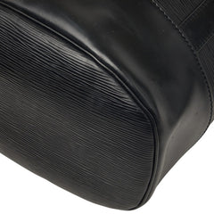 ルイ ヴィトン エピ ランドネGM ショルダーバッグ ボディバッグ M43082 ノワール ブラック レザー レディース LOUIS VUITTON 【中古】