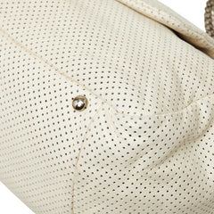 シャネル マトラッセ ココマーク 2.55 パンチング チェーン ショルダーバッグ オフホワイト レザー レディース CHANEL 【中古】