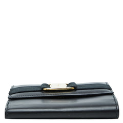 サルヴァトーレフェラガモ ヴァラ リボン 二つ折り財布 224074 ブラック ゴールド レザー レディース Salvatore Ferragamo 【中古】