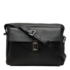 プラダ 三角ロゴプレート 斜め掛け キャリーオン ショルダーバッグ ブラック サフィアーノレザー メンズ PRADA 【中古】