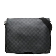 ルイ ヴィトン ダミエグラフィット ダニエルGM 斜め掛け ショルダーバッグ N58033 ブラック PVC レザー メンズ LOUIS VUITTON 中古