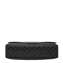 ルイ ヴィトン ダミエグラフィット ダニエルGM 斜め掛け ショルダーバッグ N58033 ブラック PVC レザー メンズ LOUIS VUITTON 中古
