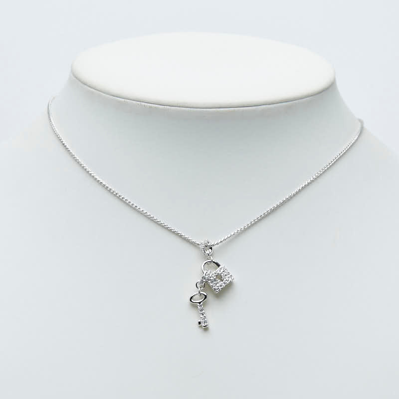 スワロフスキー 南京錠 鍵 モチーフ チェーン ペンダント ネックレス シルバー メタル ラインストーン レディース SWAROVSKI 中古