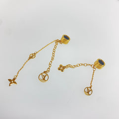 ルイ ヴィトン LVイニシャル フラワー イヤホンチャーム AirPodsチャーム イヤホンアクセサリー ゴールド メタル レディース LOUIS VUITTON 中古