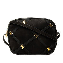 サルヴァトーレフェラガモ ヴァラ ショルダーバッグ ブラック スウェード レザー レディース Salvatore Ferragamo 中古