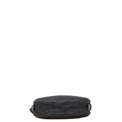 シャネル ニュートラベルライン ココマーク ラウンド ポーチ A17682 ブラック ナイロン レザー レディース CHANEL 【中古】