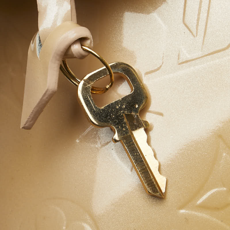 ルイ ヴィトン モノグラム ヴェルニ アルマPM ハンドバッグ M91751 ベージュプードル パテントレザー レディース LOUIS VUITTON 【中古】