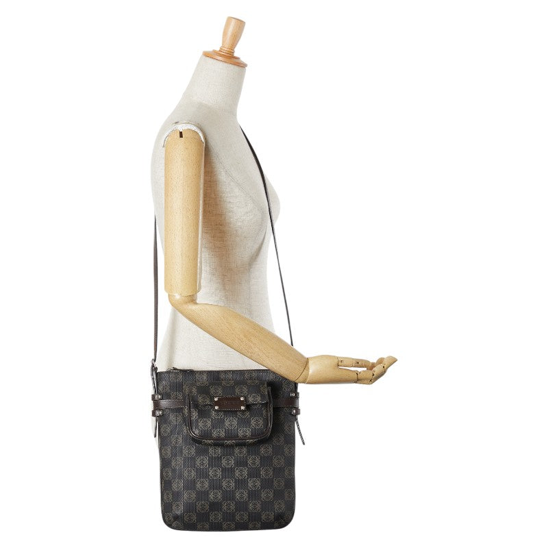 ロエベ アナグラム 斜め掛け ショルダーバッグ ブラック ブラウン PVC レザー レディース LOEWE 【中古】