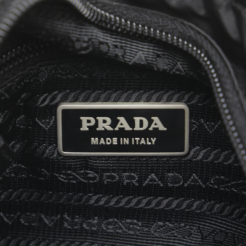 プラダ 三角ロゴプレート ショルダーバッグ ブラック ナイロン レディース PRADA 【中古】