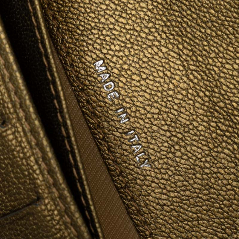 シャネル ココマーク 三つ折り財布 長財布 メタリック カーキ レザー レディース CHANEL 【中古】