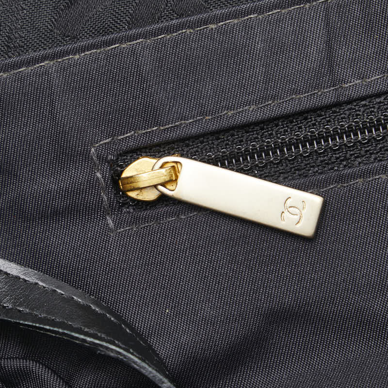シャネル ニュートラベルライン トートMM トートバッグ A15991　 ブラック ナイロン レザー レディース CHANEL 【中古】