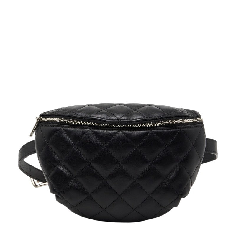 シャネル ユニフォーム マトラッセ ボディバッグ ウエストバッグ ブラック ラムスキン レディース CHANEL 中古