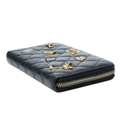 シャネル マトラッセ 2.55 ラッキーチャーム ラウンドファスナー 長財布 ブラック エイジドカーフスキン レディース CHANEL 【中古】