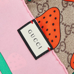 グッチ GGロゴ いちご柄 スカーフ 大判 ピンク系 マルチカラー シルク レディース GUCCI 【中古】