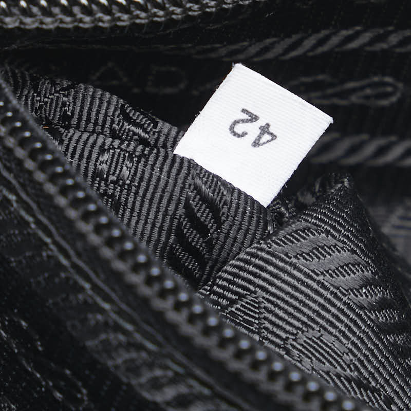 プラダ ヴェラ Re-Nylon トライアングルロゴ ポーチ 小物入れ ブラック ナイロン レディース PRADA 【中古】